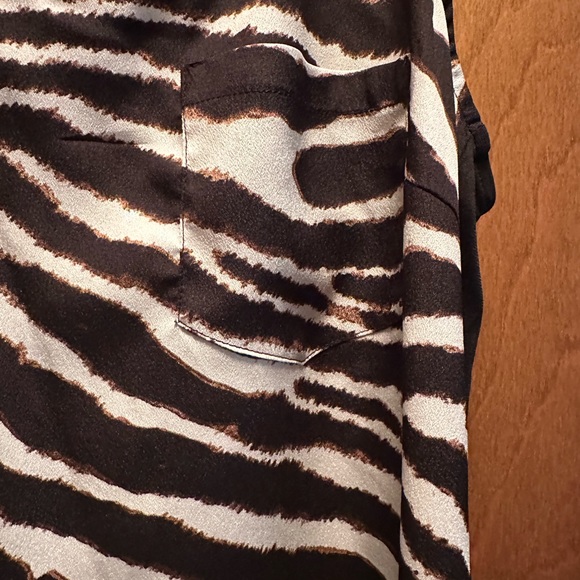 Milano leopard tank top with one pocket size small - Picture 3 of 4